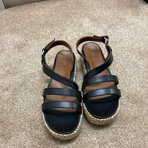 Women’s Naturalizer sandals. Worn once.